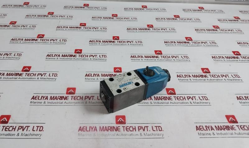Vickers Dg4V-3-2A M U1 D 7 30 Eu38 Solenoid Operated Directional Valve Ip65