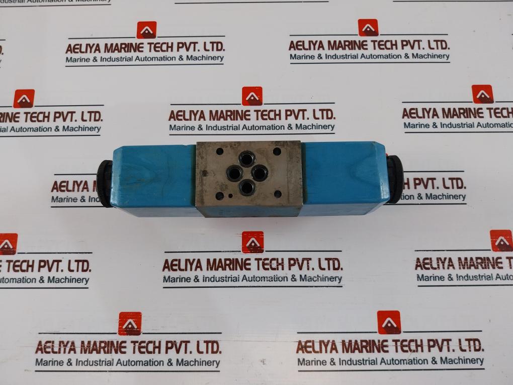 Vickers Dg4V-3-6Ch M U1 C6 60 En38 Solenoid Operated Directional Valve 507848