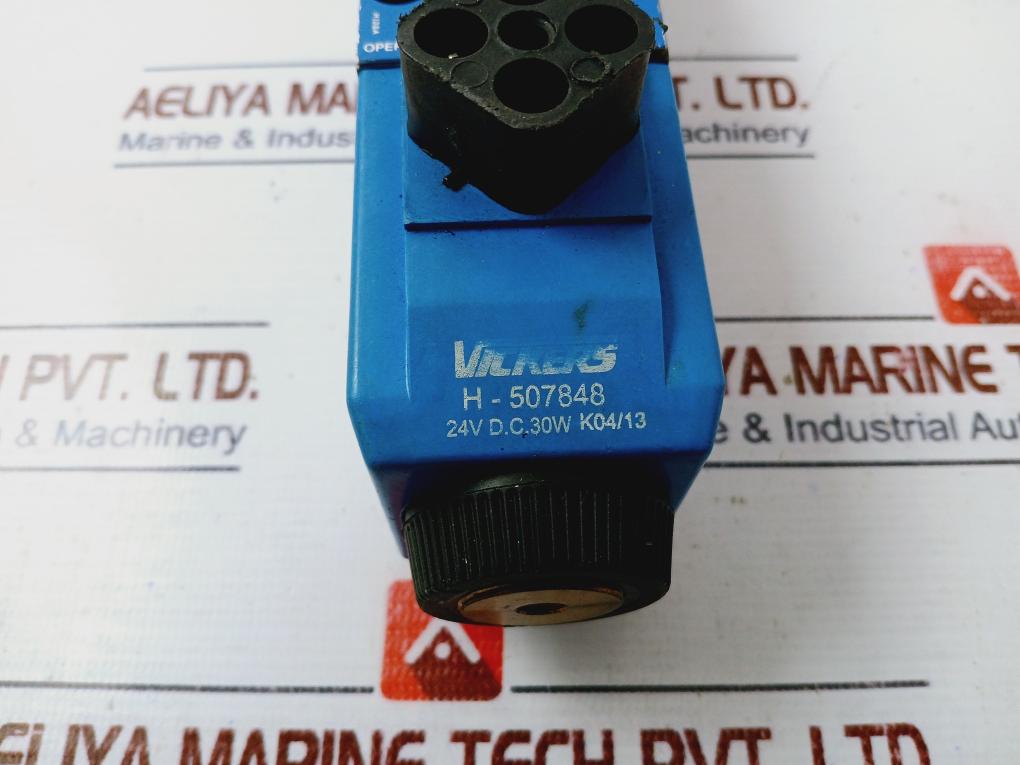 Vickers Dg4V 3 2C M U H7 60 Solenoid Operated Directional Control Valve 24Vdc