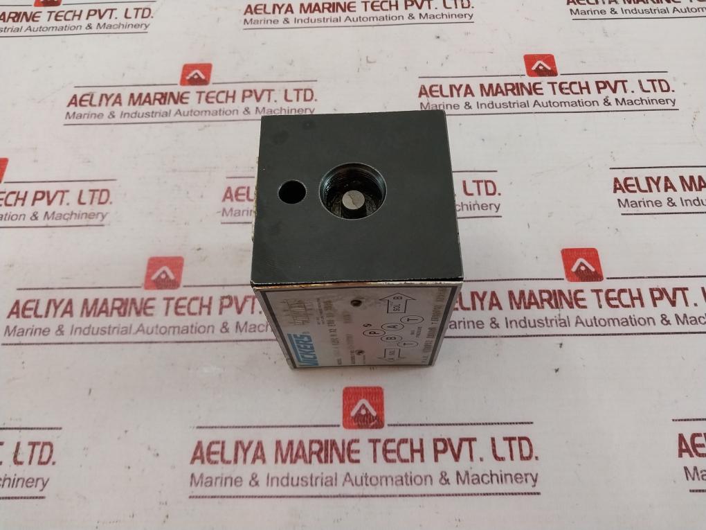 Vickers Dg4v 4 016c M X2 Er4 10 S585 Directional Control Valve 02-357507