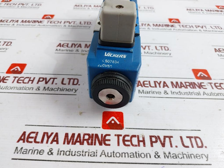 Vickers Dg4V-3-6C-h-m-u1-d6-60-en38 Solenoid Directional Control Valve 350 Bar