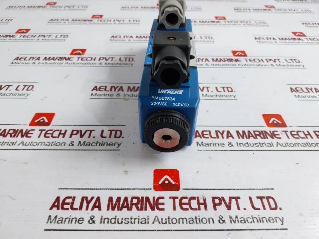 Vickers Dg4V-3-6C-h-m-u1-d6-60-en38 Solenoid Directional Control Valve 350 Bar