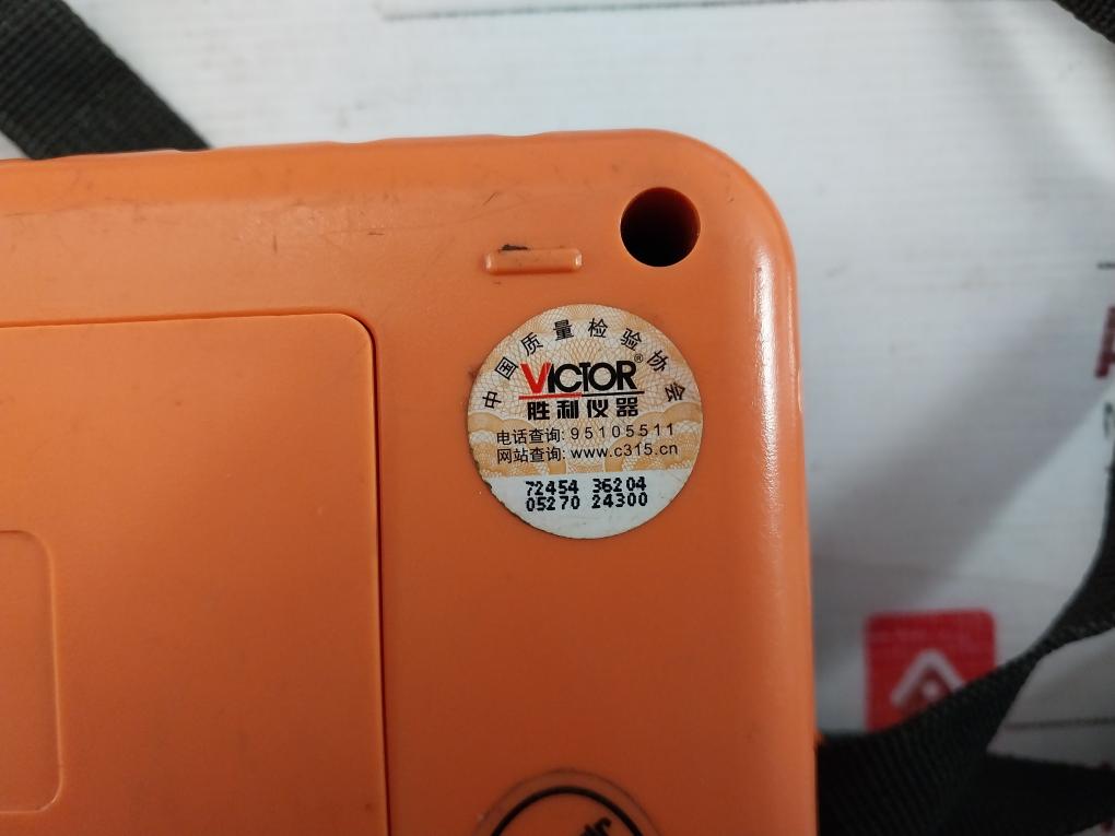 Victor Vc60B+ Digital Insulation Resistance Tester Ac750V Dc 9V 72454 36204