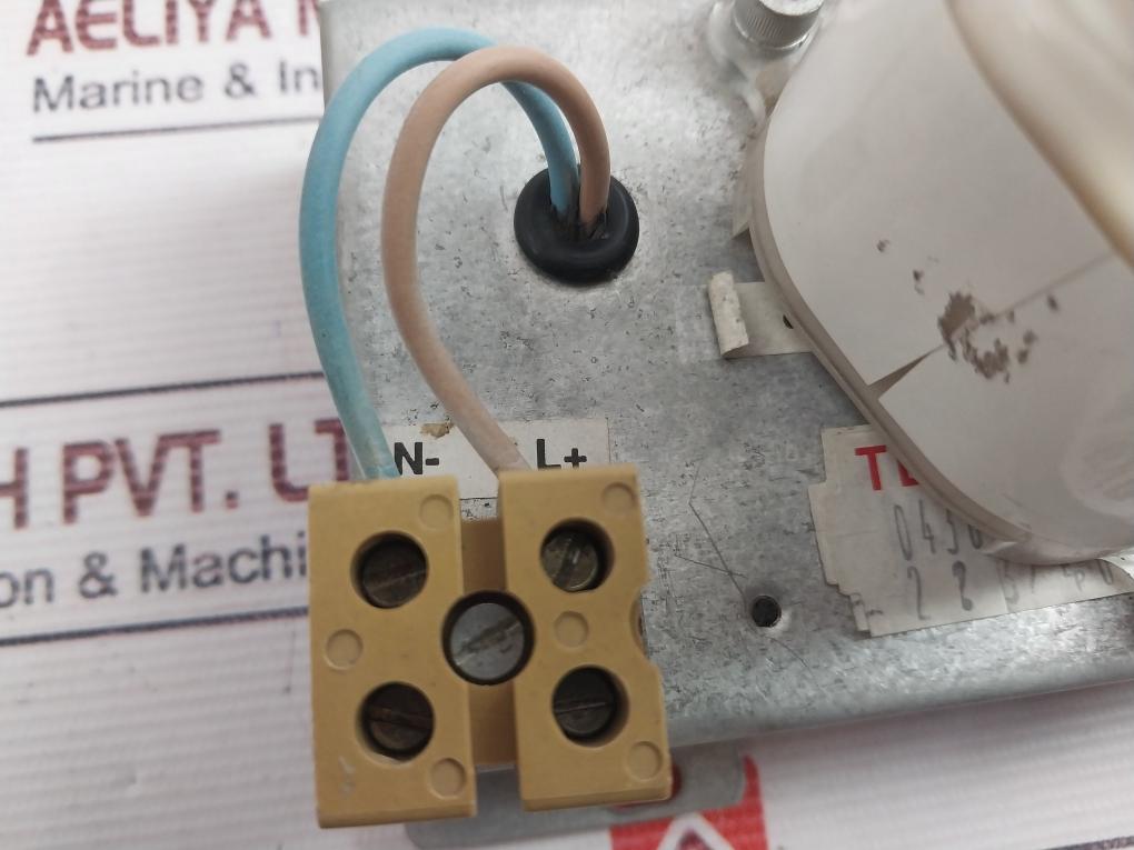 Victor Vl32 Encapsulated 4 Joule Xenon Lamp 220-277Vac