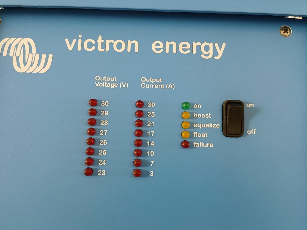 Victron Skylla-tg 24/30