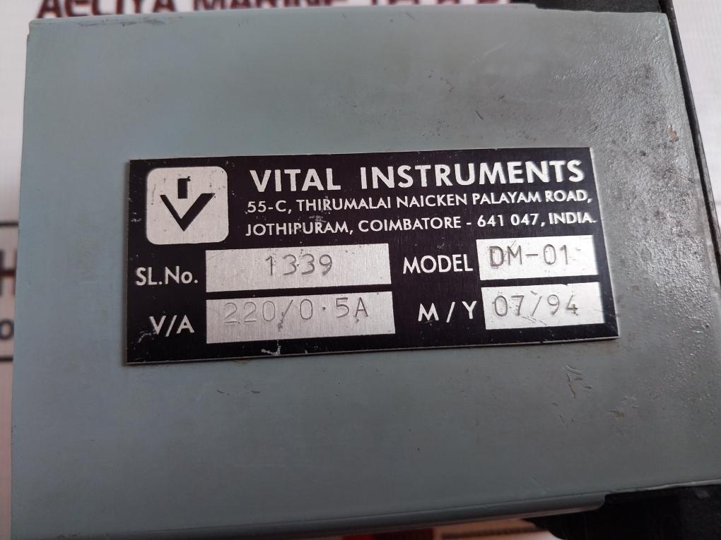 Vital Instruments DM-01 Meter