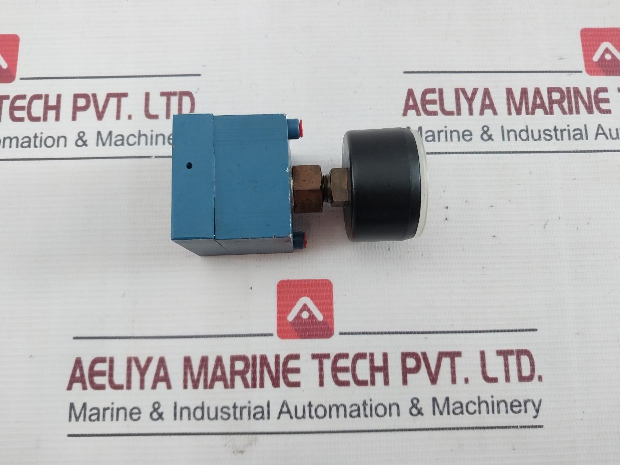 Wabco 3526010500 Directional Control Valve W/ Pressure Gauge 0 To 10 Bar