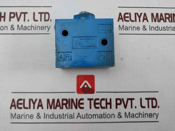 Wabco 3630070000 Directional Control Valve 002 2392