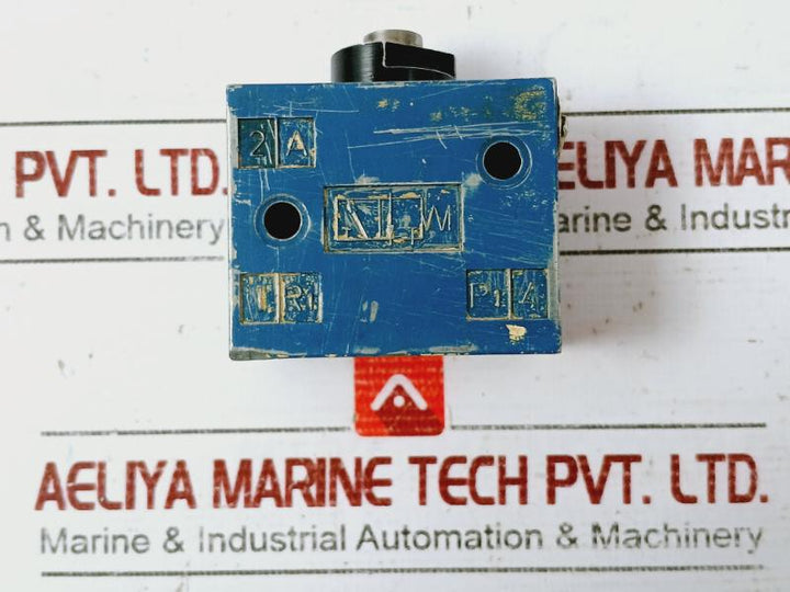 Wabco 3630070000 Roller Lever Pneumatic Directional Valve 002 2786