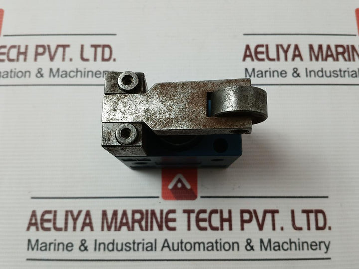 Wabco 3630070010 Pneumatic Directional Valve USED