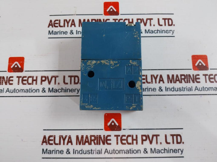 Wabco 3710200000 Pneumatic Directional Control Valve