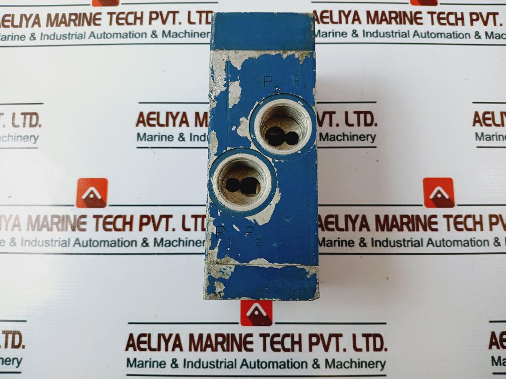 Wabco 3710700990 Air-pilot Pneumatic Directional Valve