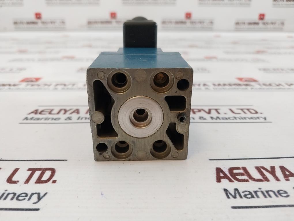 Wabco 3722250220 Directional Valve W/ 3420547022 Coil