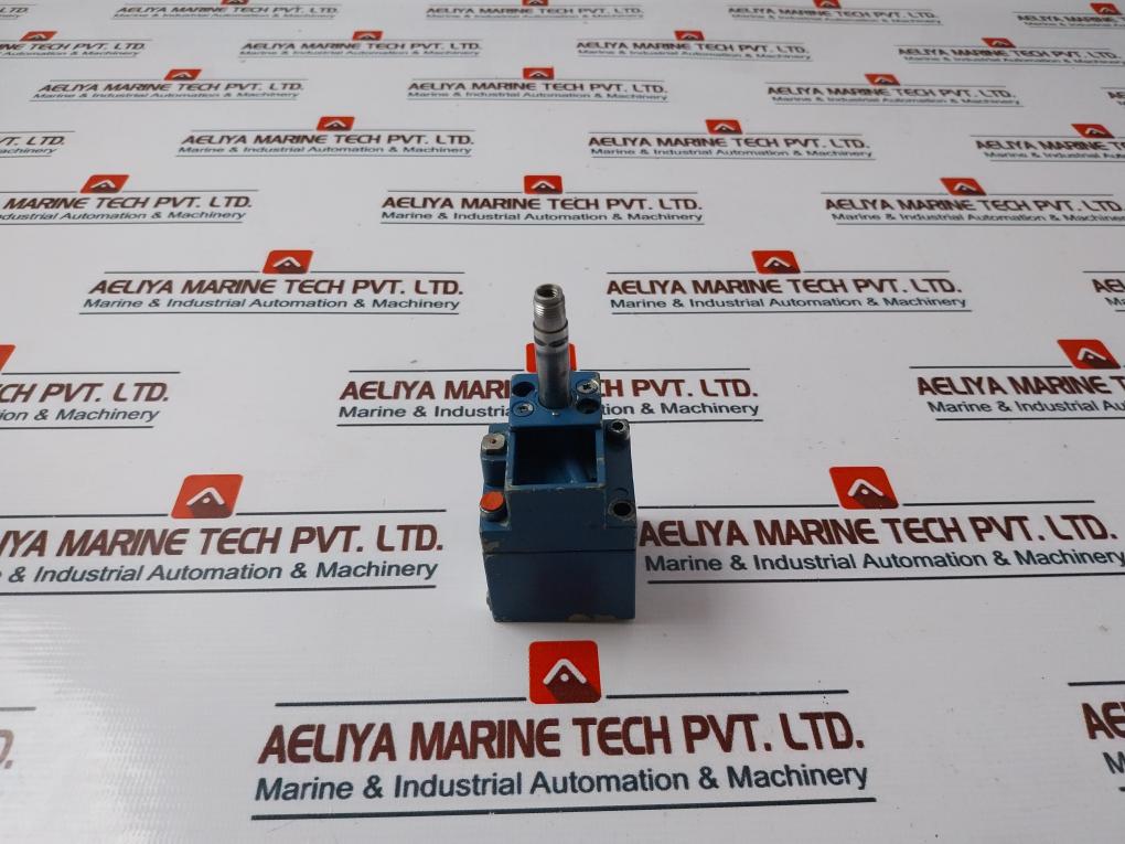 Wabco 3722250220 Pneumatic Directional Valve