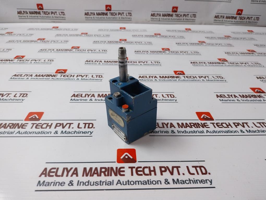 Wabco 3722250220 Pneumatic Directional Valve