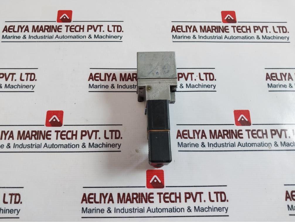 Wabco 372 225 022 0 Pneumatic Valve 24V