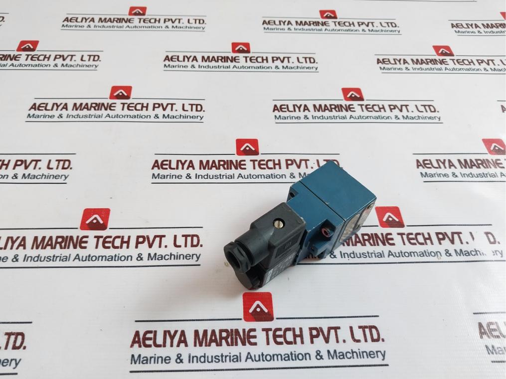 Wabco 3722250220 Pneumatic Valve 542 030 922 0