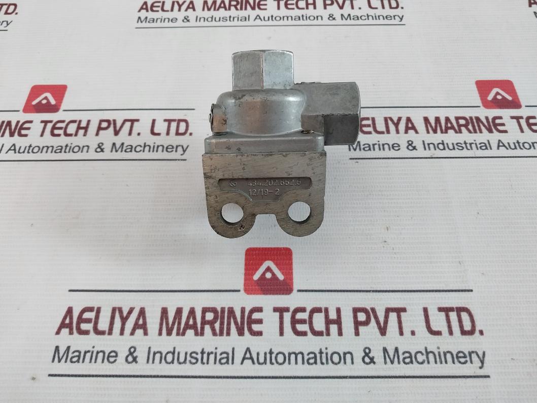 Wabco 4342021000 Double Check Valve 434.202.652.6 12/19-2