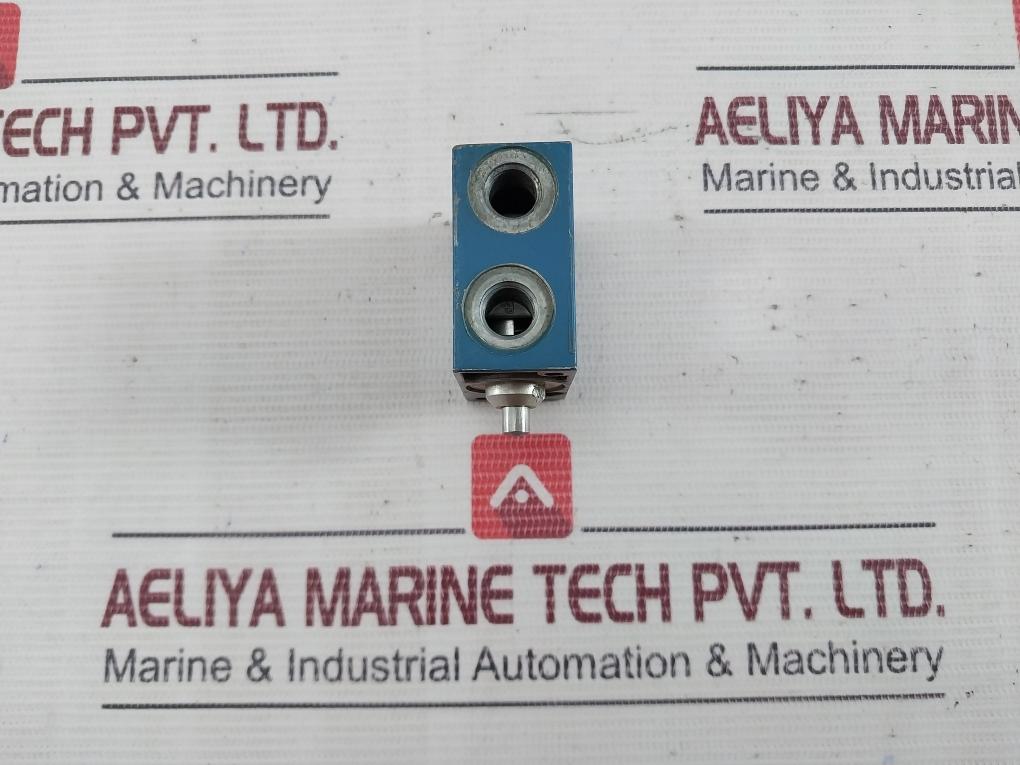 Wabco 5630101240 Push Button Pneumatic Directional Control Valve