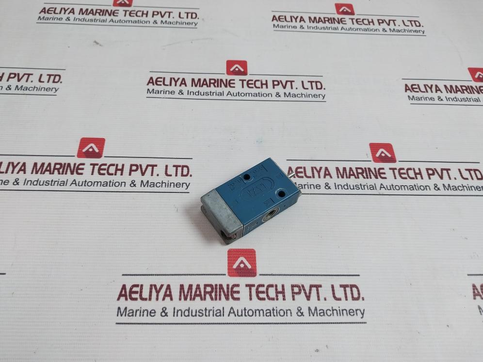 Wabco 5630700000 Directional Control Valve 002 1092