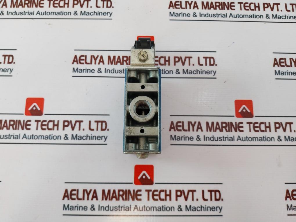 Wabco 5631020100 Pneumatic Directional Valve