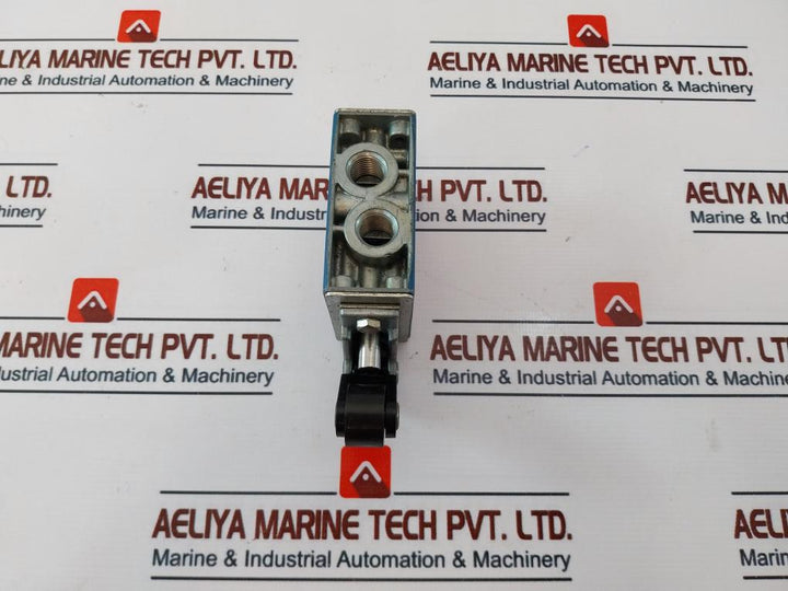 Wabco 5631020100 Pneumatic Directional Valve