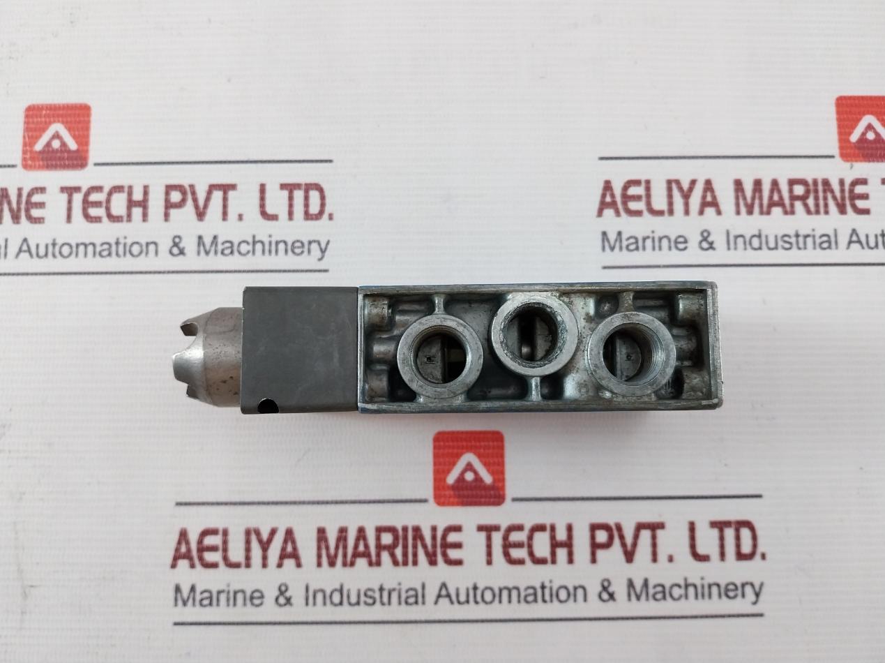 Wabco 5631270000 Directional Control Valve 002