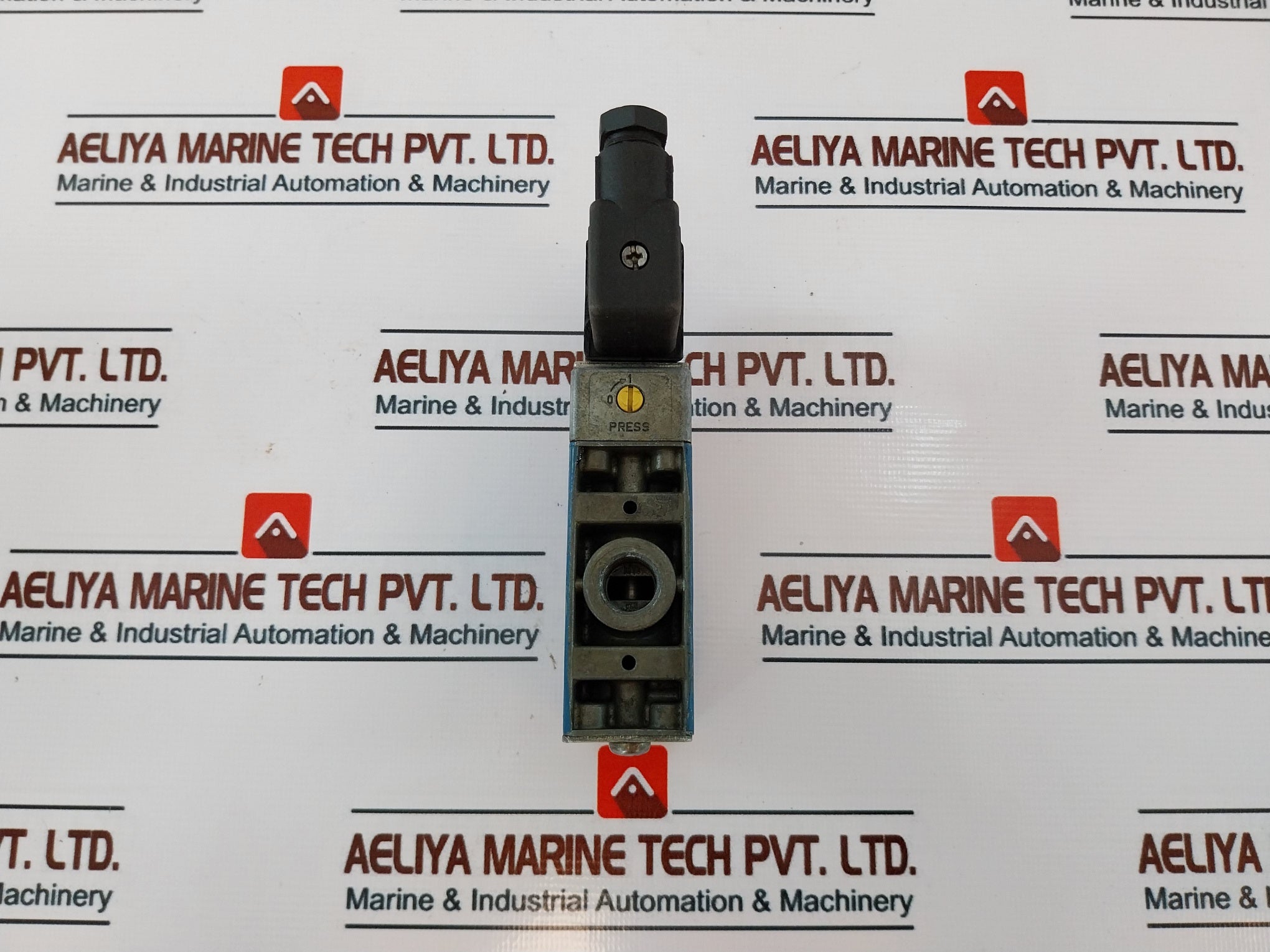 Wabco 5722022220 Solenoid Valve 002 0686