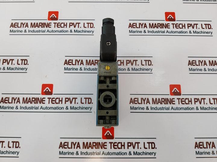 Wabco 5722022220 Solenoid Valve 002 0686