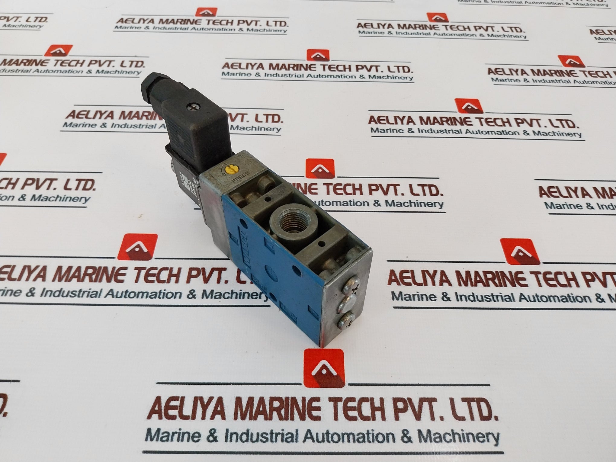Wabco 5722022220 Solenoid Valve 002 0686