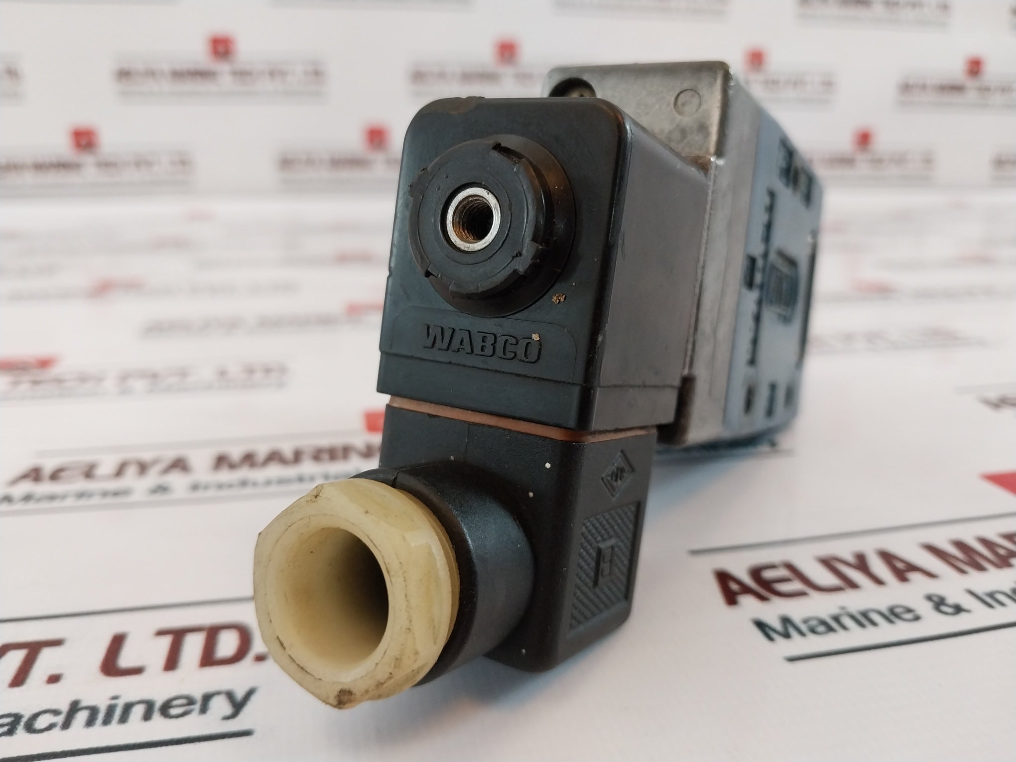 Wabco 5722022220 Solenoid Valve 002 2584