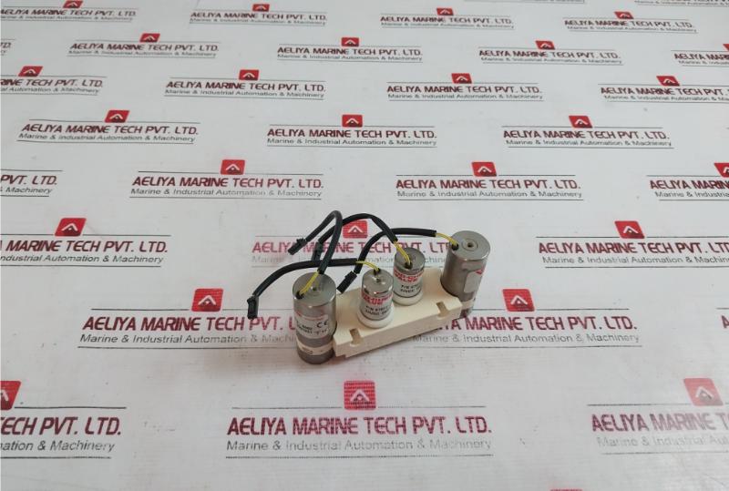 Waters Bio-chem Valve 279000779 089M4-s682-24Vdc 100T3-s682 973-263-3001