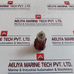 Waters 700007271 1/8” 6 Way Peek Bulkhead Valve