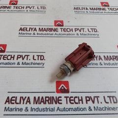 Waters 700007271 1/8” 6 Way Peek Bulkhead Valve