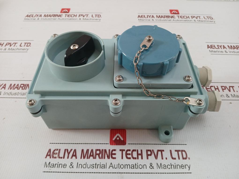 Watertight-Socket-Outlet-With-Interlock-16-20a-6h-200-250v-By-Senko-Guichi-Rl-2-4