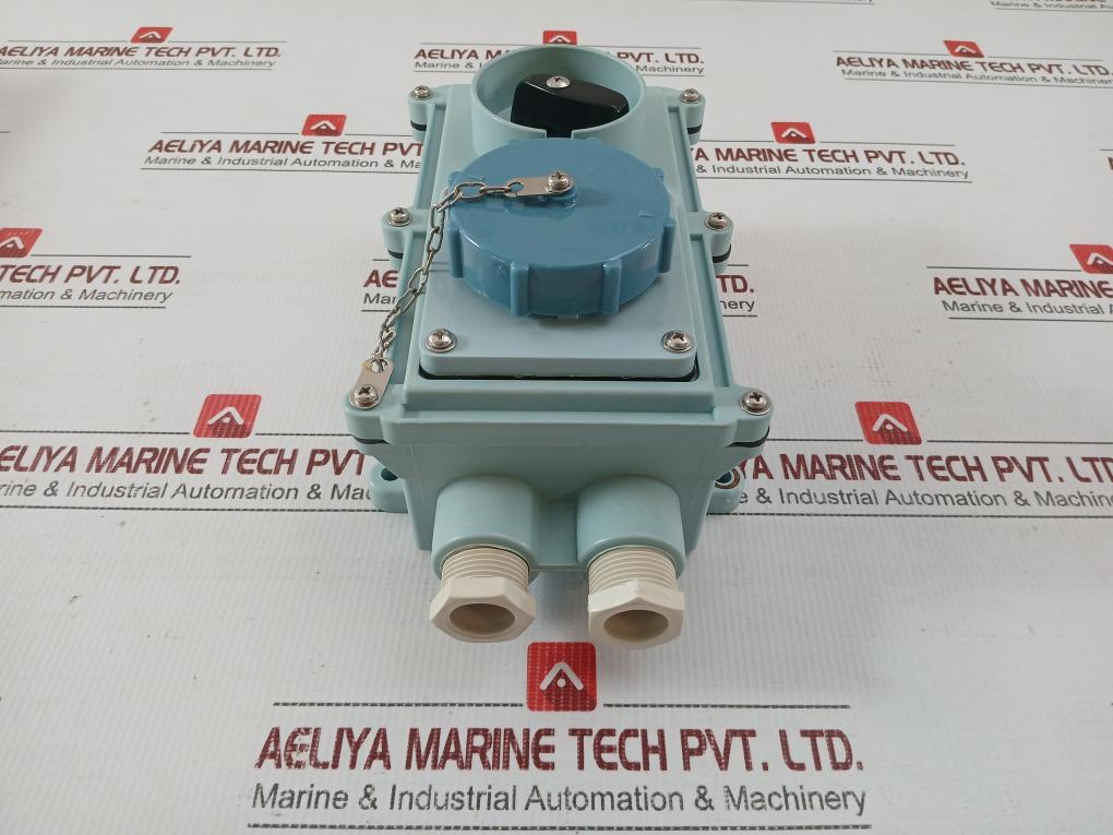 Watertight-Socket-Outlet-With-Interlock-16-20a-6h-200-250v-By-Senko-Guichi-Rl-2-5