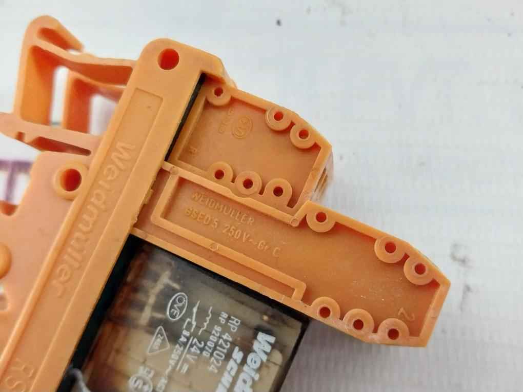 Weidmuller 940612 Relay Module 8A/250V-ac1