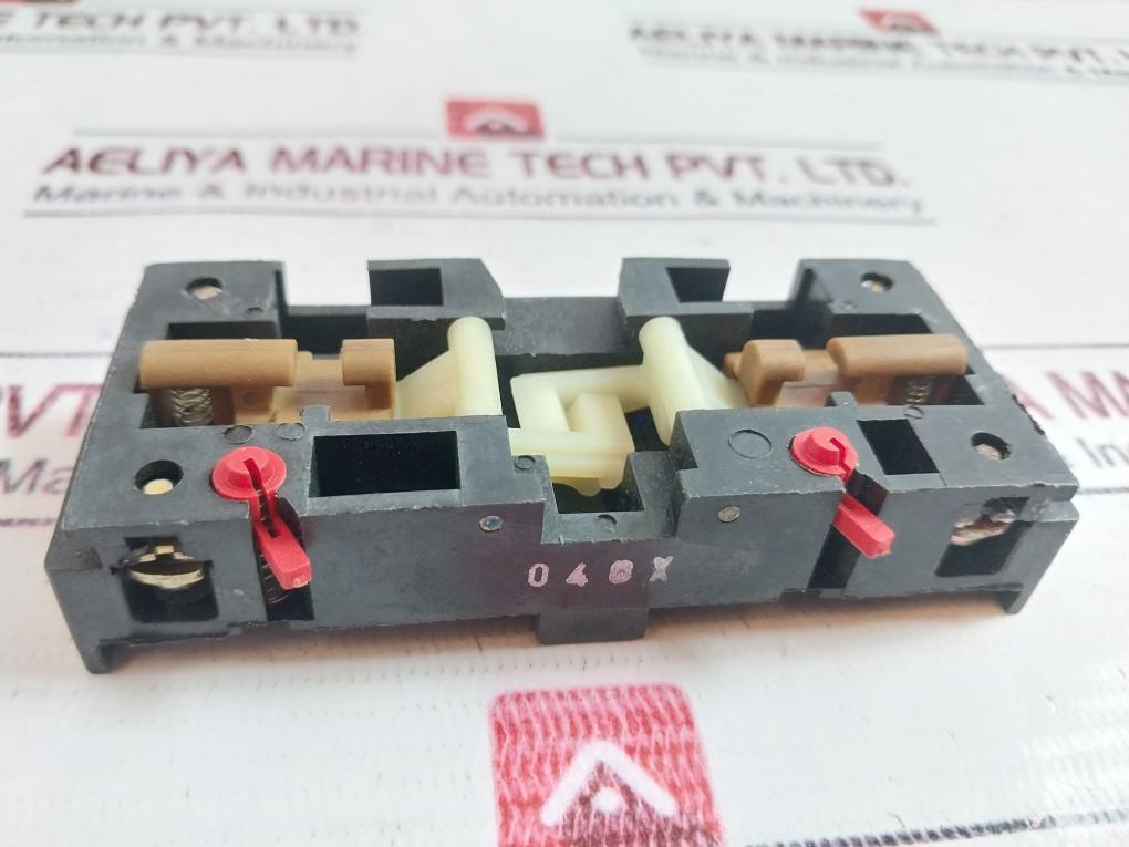 Westinghouse Mk1 6711C92G07 Mechanical Interlock Switch 2.5A (2 Poles)