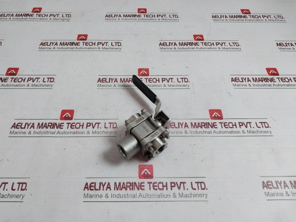 Whitey Ss-63Xtf8 Ball Valve 1000 Psi Wog Cf3M