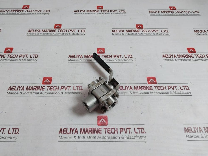 Whitey Ss-63Xtf8 Ball Valve 1000 Psi Wog Cf3M
