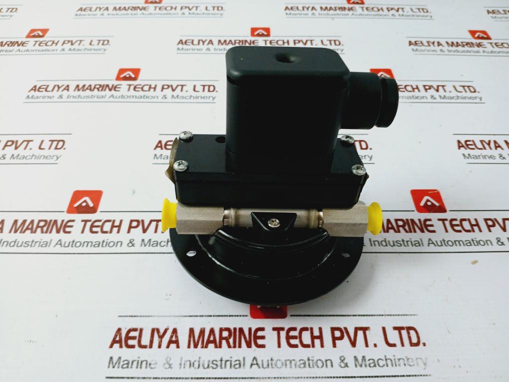 Wika 700.01.080 Differential Pressure Gauge 0-23 Psi, 0-1.6 Bar, 80mm