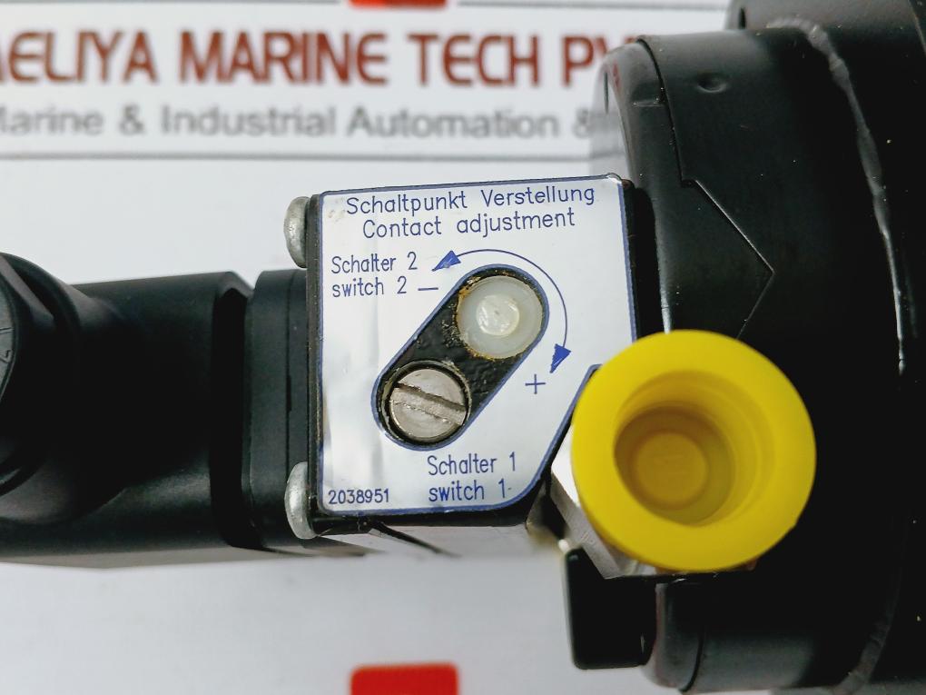 Wika 700.01.080 Differential Pressure Gauge 0-23 Psi, 0-1.6 Bar, 80mm