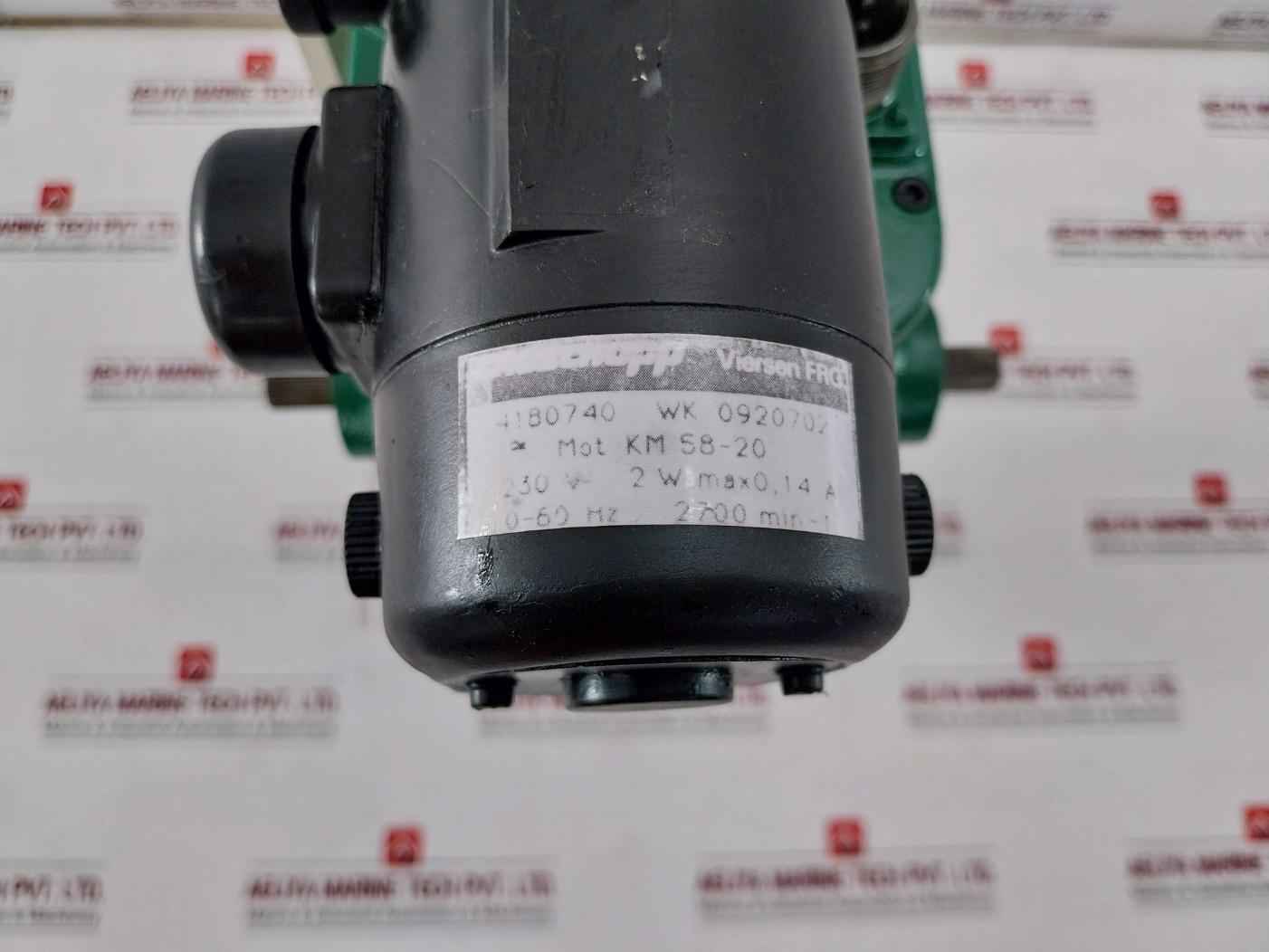 Woodward Ug-8 Governor 8522-447 500-1200 Rpm 230V 2W 0.14A 0-60Hz 2700 Min-1