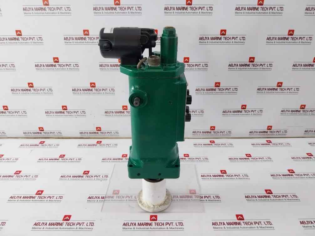 Woodward Ug-8 Governor 8522-447 500-1200 Rpm 230V 2W 0.14A 0-60Hz 2700 Min-1