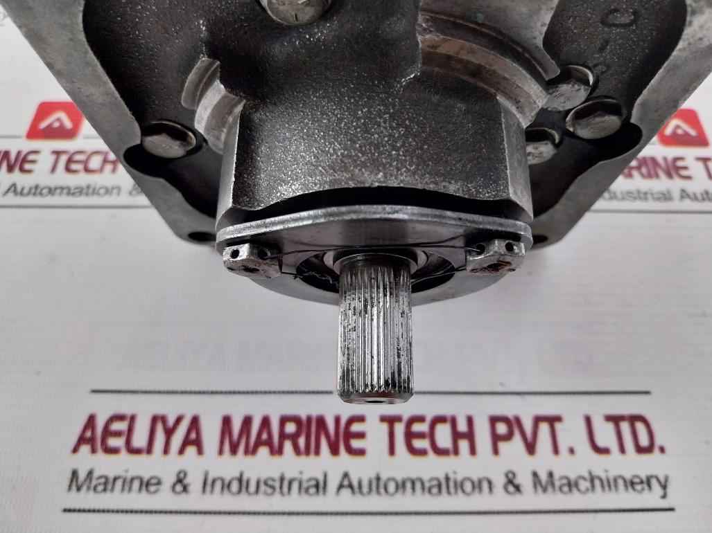 Woodward Ug-8 Governor 8522-447 500-1200 Rpm 230V 2W 0.14A 0-60Hz 2700 Min-1