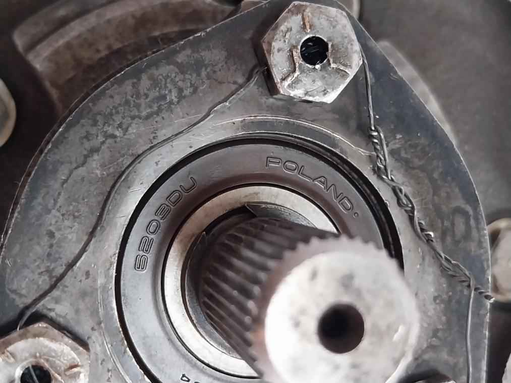 Woodward Ug-8 Governor 8522-447 500-1200 Rpm 230V 2W 0.14A 0-60Hz 2700 Min-1