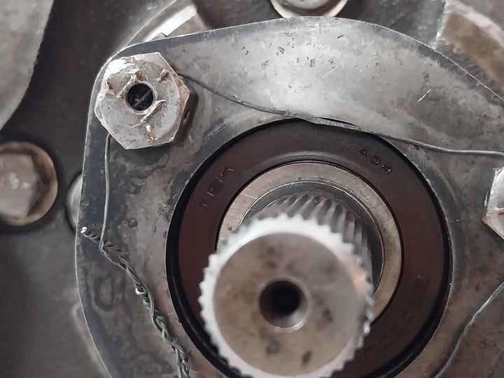 Woodward Ug-8 Governor 8522-447 500-1200 Rpm 230V 2W 0.14A 0-60Hz 2700 Min-1