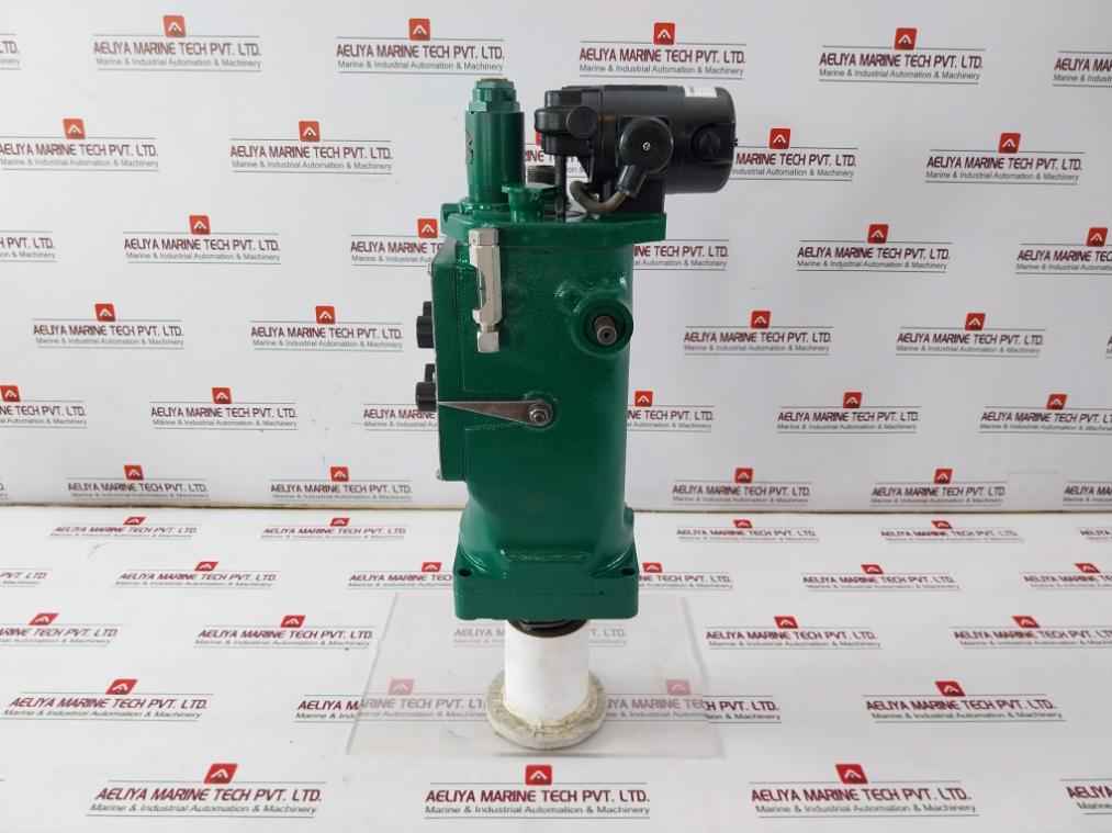 Woodward Ug-8 Governor 8522-447 500-1200 Rpm 230V 2W 0.14A 0-60Hz 2700 Min-1