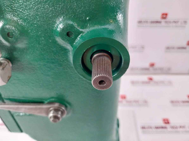 Woodward Ug-8 Governor 8522-447 500-1200 Rpm 230V 2W 0.14A 0-60Hz 2700 Min-1