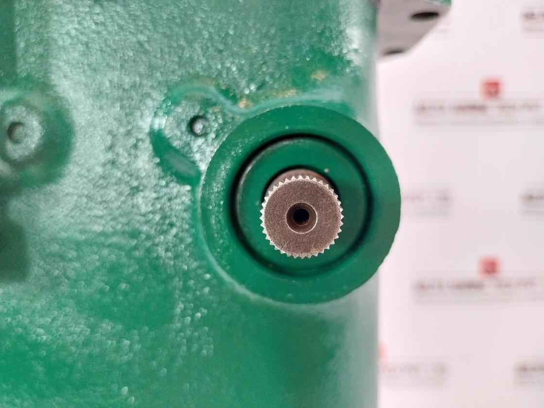 Woodward Ug-8 Governor 8522-447 500-1200 Rpm 230V 2W 0.14A 0-60Hz 2700 Min-1